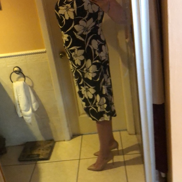 Floral Jersey Day Dress - Picture 9 of 10